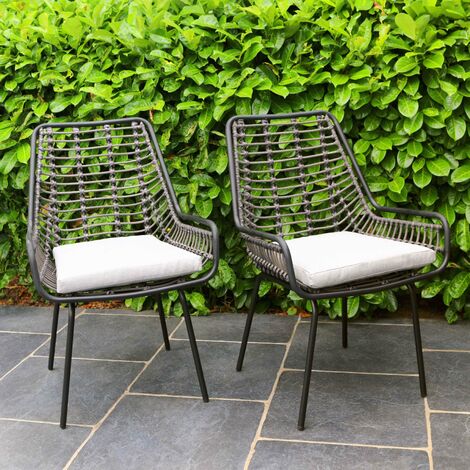 2 Gartenstühle aus Polyrattan und Stahl