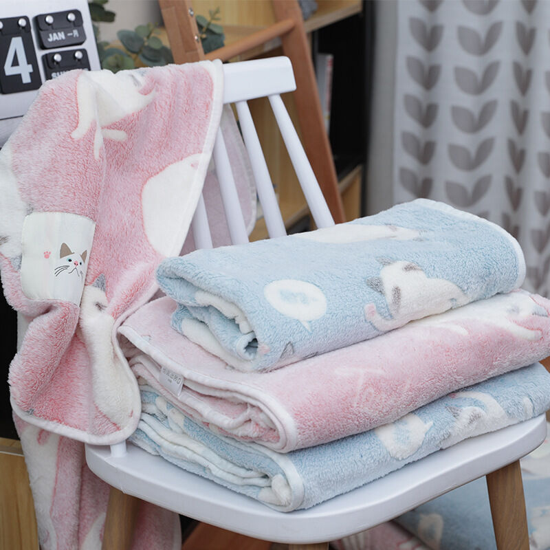 Couverture bébé plaid enfant en jacquard tricot coton bio Chaton rose