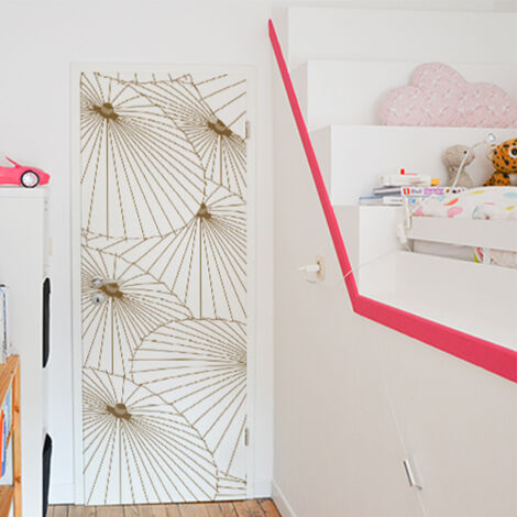 Sticker mural autocollant ombrelles blanches et or, 204 cm X 83 cm (1/4)