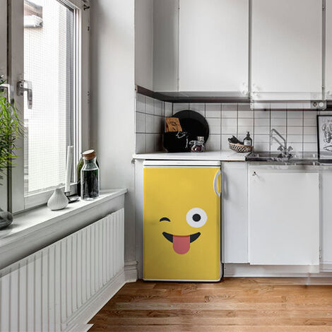 Sticker réfrigérateur et lave vaisselle, smiley jaune clin d'oeil langue déco, 75 cm X 49 cm (1/4)