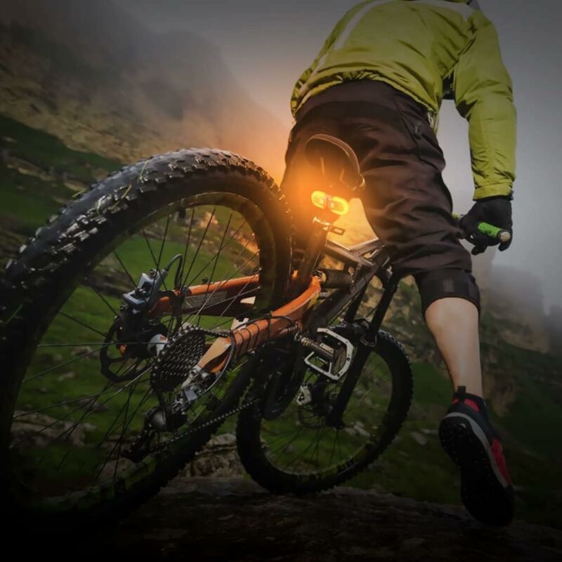 Feu Arrière Vélo Rechargeable USB Avec Télécommande Sans Fil - Clignotants, Mode Freinage, Étanche IPX4