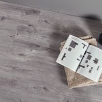 Gerflor – Lame de sol PVC clipsable effet bois aubin – Sous couche acoustique intégrée – Réduction bruit impact 19dB – 2.00 m²