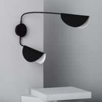 Ledkia – Lampe murale orientable en métal noir – Compatible ampoules E14 – Design moderne pour salon et bureau – Éclairage personnalisable