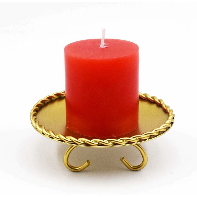 Une petite chandelle de cire rouge, pour vos bougeoirs ou candélabres