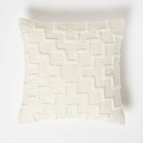 HOMESCAPES Coussin écru en coton tufté à motif géométrique, 45 x 45 cm (1/5)