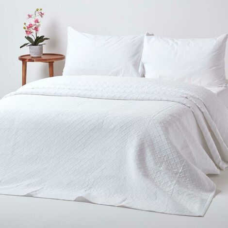 HOMESCAPES Couvre-lit blanc matelassé motif en relief - 260 x 260 cm (1/3)