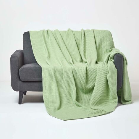 HOMESCAPES Couverture en coton Bio gaufré coloris Vert sauge, 250 x 230 cm