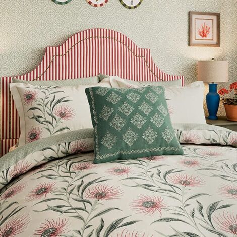 Sanderson for National Trust Catherinae Fuschia 45X45cm Cushion