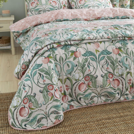 Catherine Lansfield Clarence Floral Bedspread Natural Green (1/4)