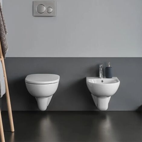Sanitari sospesi Geberit con brida e copriwater originale Selnova