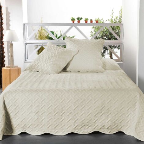 Couverture molletonnée beige 150x150 cm – 100% polyester – Surpiquage graphique – Lavable à 30°C – Finition ondulée – Linder