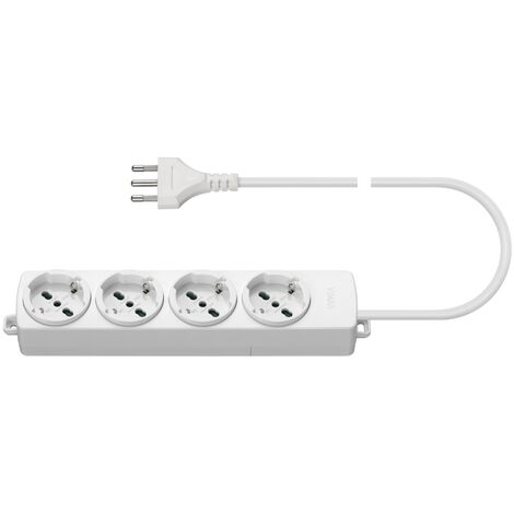 Utilisez Un Adaptateur Multiprise Sur Fond Blanc