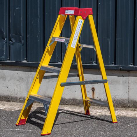 4 Tread Fibreglass Swingback Step Ladder