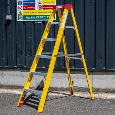 6 Tread Fibreglass Swingback Step Ladder