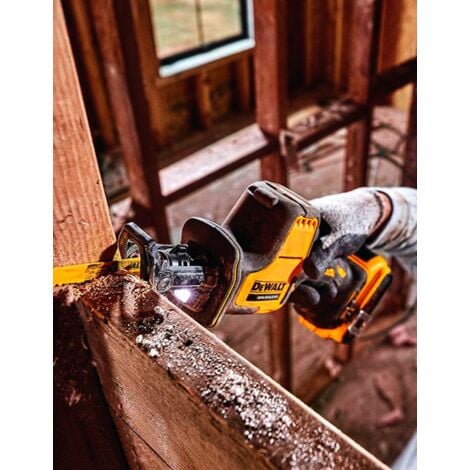Scie sabre 18V DEWALT - machine nue + coffret Tstak - DCS369NT