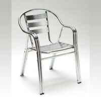 Dema – Chaise de jardin empilable en aluminium – Assise large 410mm – Dossier haut 450mm – Poids léger 2,6kg – Livrée montée