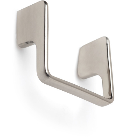 Tirador de Asa para Mueble  Estilo Contemporáneo  Fabricado en Zamak  Acabado en Níquel Satinado  Distancia Entrepuntos: 64 mm  Medidas 736060 mm  Sistema de Fijación Atornillado  Incluye Tornillos M4