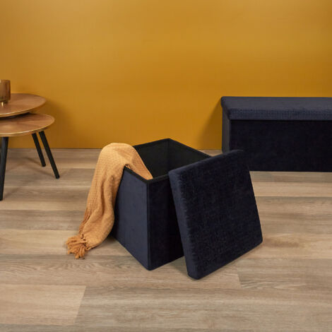 The Home Deco Factory – Coffre pouf pliable carré bleu nuit – Bois & MDF – Dimensions 38x38x38 cm – Rangement discret et design capitonné