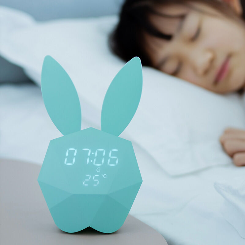 Stitch Anime Led reloj despertador digital para niñas - Tamaño lindo, 8 cm,  3 pulgadas, 7 colores de cambio, temperatura, perfecto para el dormitorio  de las niñas