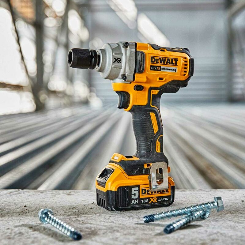 DEWALT DCF900P2T-QW Atornillador de impacto 18V XR BRUSHLESS 1/2” alta  potencia 4 modos con 2 baterías de 5 Ah, cargador y maletín