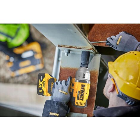 DeWALT Outillage - Clé à chocs AKU 18V, 2x batterie 5,0 Ah XR, chargeur DCF900P2T