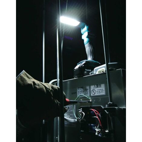 LAMPE LED MAKITA DEADML801 18V NUE AVEC TETE INCLINABLE