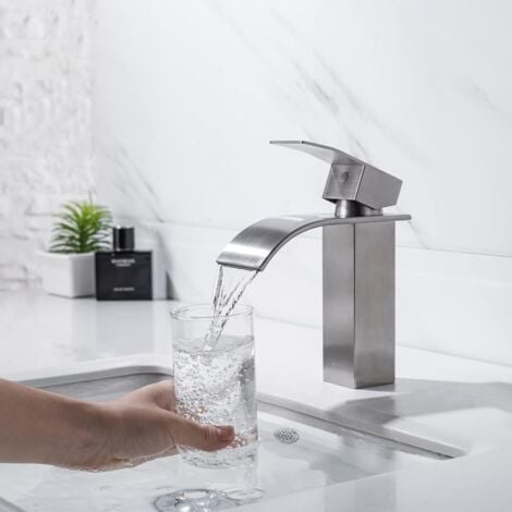 ONECE Waschtischarmatur aus Edelstahl gebürstet, Wasserhahn Bad Wasserfall Armatur für Waschbecken, Mischbatterie Einhebel - Badarmatur, Matt