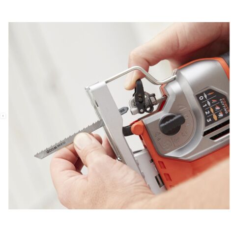 Kabelgebundene Pendelstichsäge 650 WATT – BLACK+DECKER – 5 ZUBEHÖR + WERKZEUGKASTEN – BES610KA5-QS