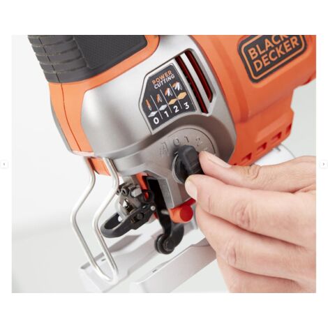 Kabelgebundene Pendelstichsäge 650 WATT – BLACK+DECKER – 5 ZUBEHÖR + WERKZEUGKASTEN – BES610KA5-QS