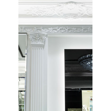 Cornice classica con motivo a foglie dettagliato C201