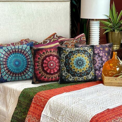 Coussin motifs fleurs et mandalas colorés - La Boutique