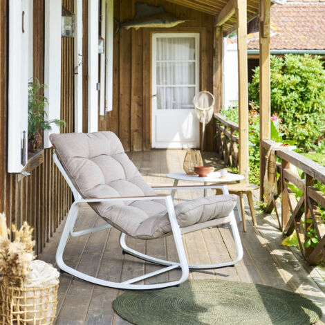 Hesperide – Fauteuil de jardin à bascule taupe – Structure en aluminium traité époxy – Coussins en mousse à séchage rapide – Dimensions L. 73 x P. 94 x H. 104 cm