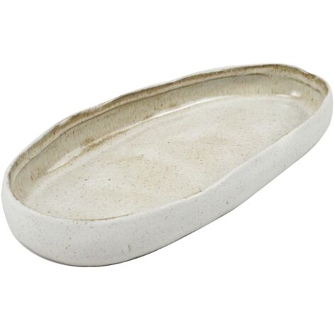 Assiette blanche en porcelaine de Bohême pour la décoration de table, idéale pour servir des plats et desserts raffinés.