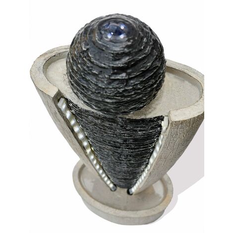 Köhko Gartenbrunnen Köhko Springbrunnen Trophäe mit LED-Beleuchtung Wasserspiele für Outdoor + Indoor Gartenbrunnen Zimmerbrunnen 17002