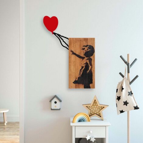 Décoration murale en bois et métal Walnut Fille avec coeur (1/5)