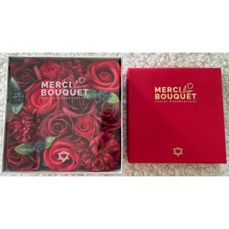 Boîte Carrée - Roses Rouges Classiques- Vendu par 1 (1/4)