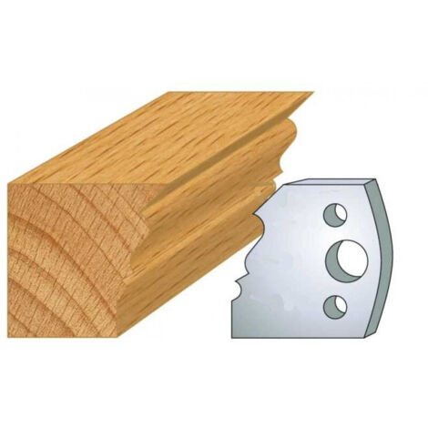 JEU DE 2 FERS PROFILES ACIER HT.40MM N°107