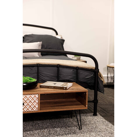 Halston 4.6 Double Black Bed