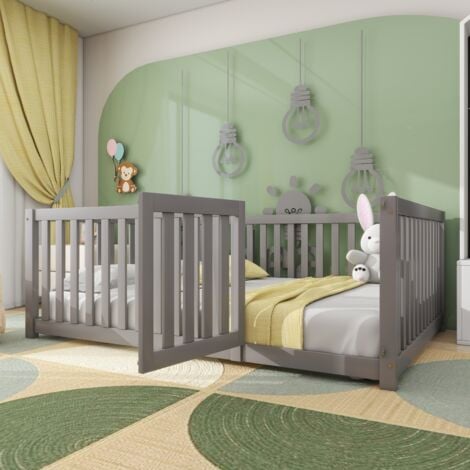 Lit double 140x200 cm lit enfant, lit au sol avec clôture de protection, en bois de pin, gris, sans matelas
