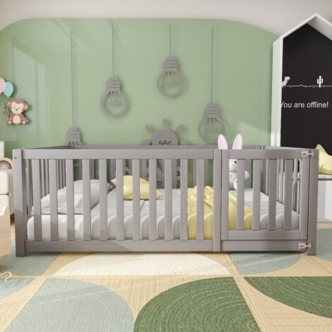 Lit double 140x200 cm lit enfant, lit au sol avec clôture de protection, en bois de pin, gris, sans matelas