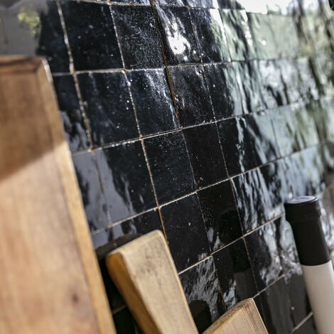 Zellige véritable Carrelage Artisanal - 5x5 cm - Noir Intense (vendu par plaque de 0,09 m² - 30x30 cm)
