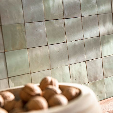 Zellige véritable Carrelage Artisanal - 5x5 cm - Vert Tilleul (vendu par plaque de 0,09 m² - 30x30 cm)