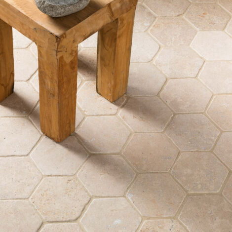 Tomette carrelage hexagonal en pierre naturelle Sinai 14x14x2 cm – Beige – Vendu par paquet de 0,2 m² – Pour décoration intérieure et extérieure