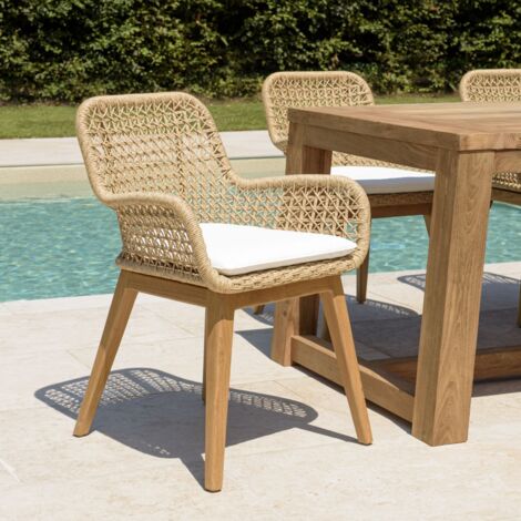 VALERIA - Lot de 2 fauteuils jardin en bois teck rotin / coussin blanc (1/5)