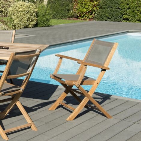 FUN - Ensemble de 2 fauteuils de jardin pliants en bois teck et textilène couleur taupe (1/5)