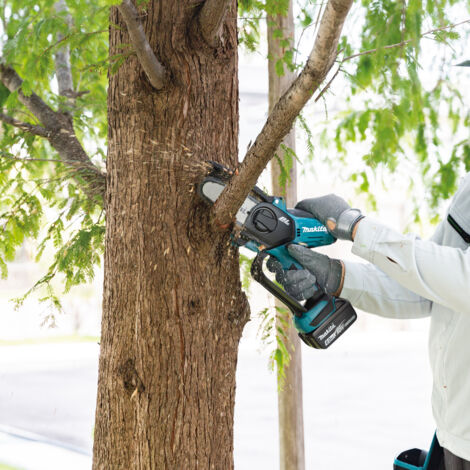 Tronçonneuse de branches Makita DUC101Z 18 V 10 cm rail de guidage (sans batterie et chargeur)