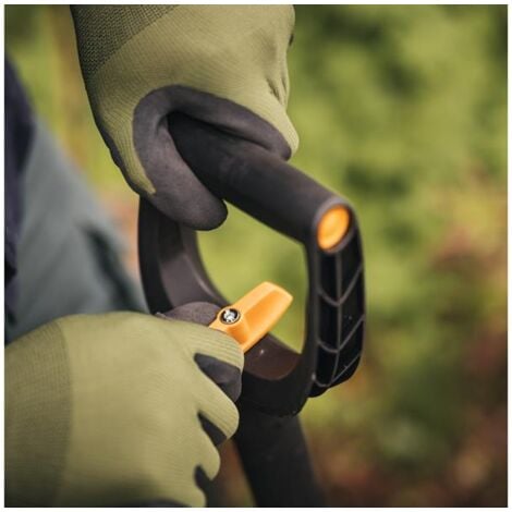 Fiskars Xact™ Telescopic Pointed Spade FSK1066732