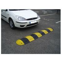 Ralentisseur caoutchouc haute densité 350x250x50mm – Résistance 20 tonnes – Installation rapide – Pour parkings industriels – Viso