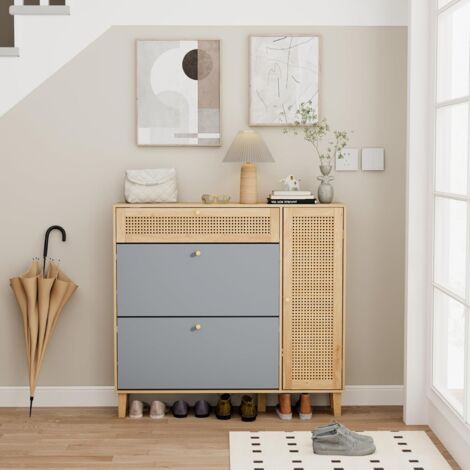 UEV Armoire à Chaussures en Rotin, Meuble à Chaussures Inclinable, 4 Compartiments (3 Rangements Chaussure+1 Étagère Caché), Cabinet Botte sur Côté, Poignées et Pieds en Bois, Naturel et Gris