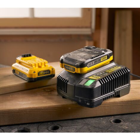 Batterie agli ioni di litio e caricabatterie, 2 batterie da 18V 2AH e caricabatterie da 18V 2Ah - FATMAX serie V20 SFMCB12D2-QW